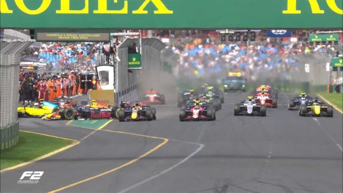 La colisión entre Pepe Martí y su compañero Hadjar en la salida de la carrera al sprint de F2 en Australia
