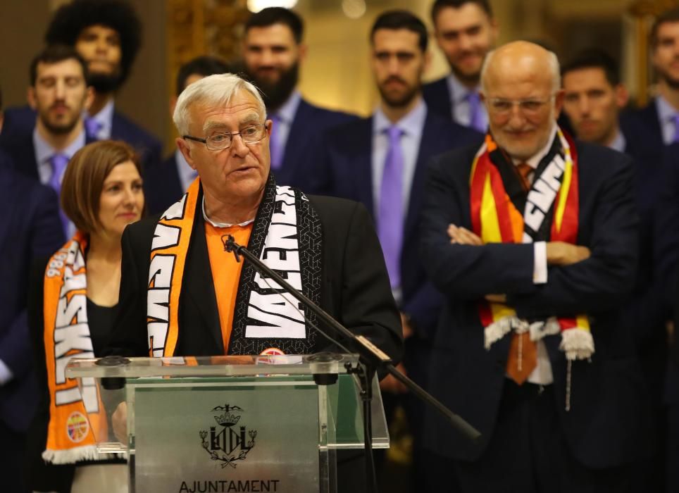 Celebración del triunfo en la Eurocup del Valencia Basket en València