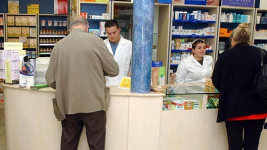Más de 200.000 canarios dejan de tomar medicinas porque no pueden pagarlas