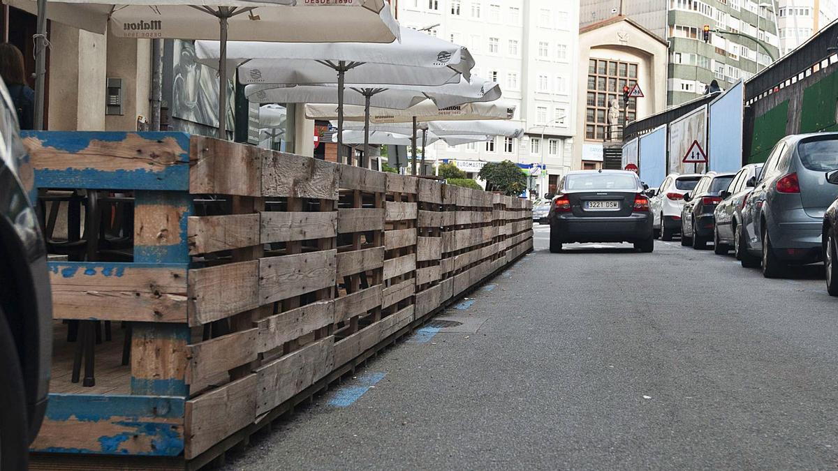 Terrazas en plazas de aparcamiento.   | // CASTELEIRO/ROLLER AGENCIA