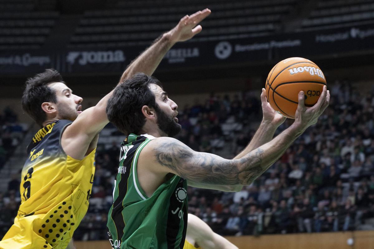 La Penya ya tiene a tiro el puesto en la copa tras superar a La Laguna Tenerife, otro de los pretendientes