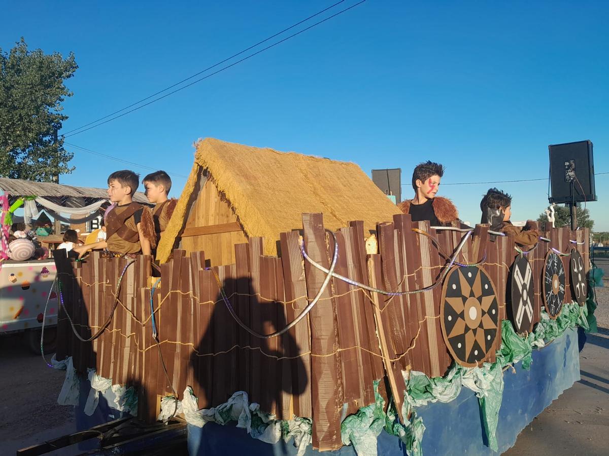 GALERÍA | Morales de Toro se mete de lleno en las fiestas con un desfile de carrozas y disfaces GALERÍA | Morales de Toro se mete de lleno en las fiestas con un desfile de carrozas y disfaces