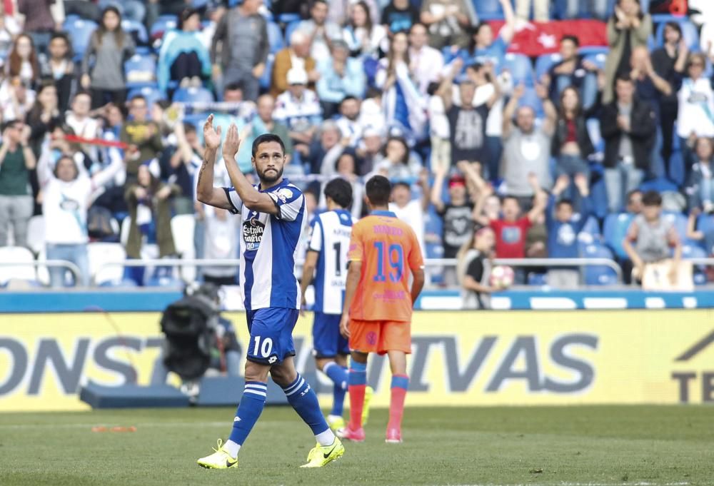 El Dépor golea a Las Palmas para cerrar la Liga