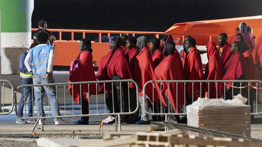 Rescatadas dos embarcaciones con 113 inmigrantes en la costa de Lanzarote en las últimas horas
