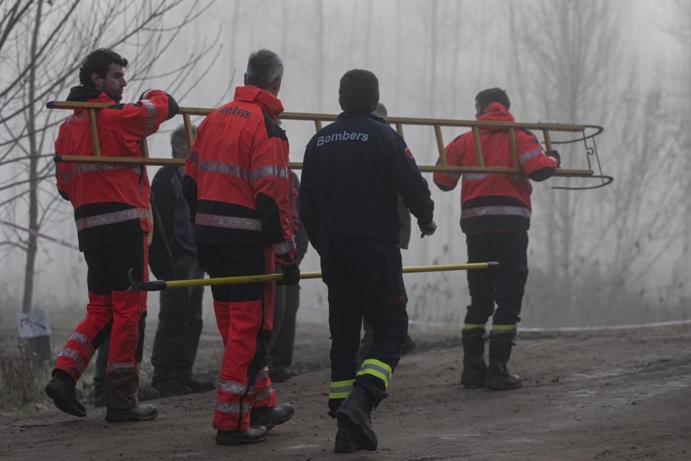 Efectius d''emergències durant les tasques de recerca el dissabte al matí