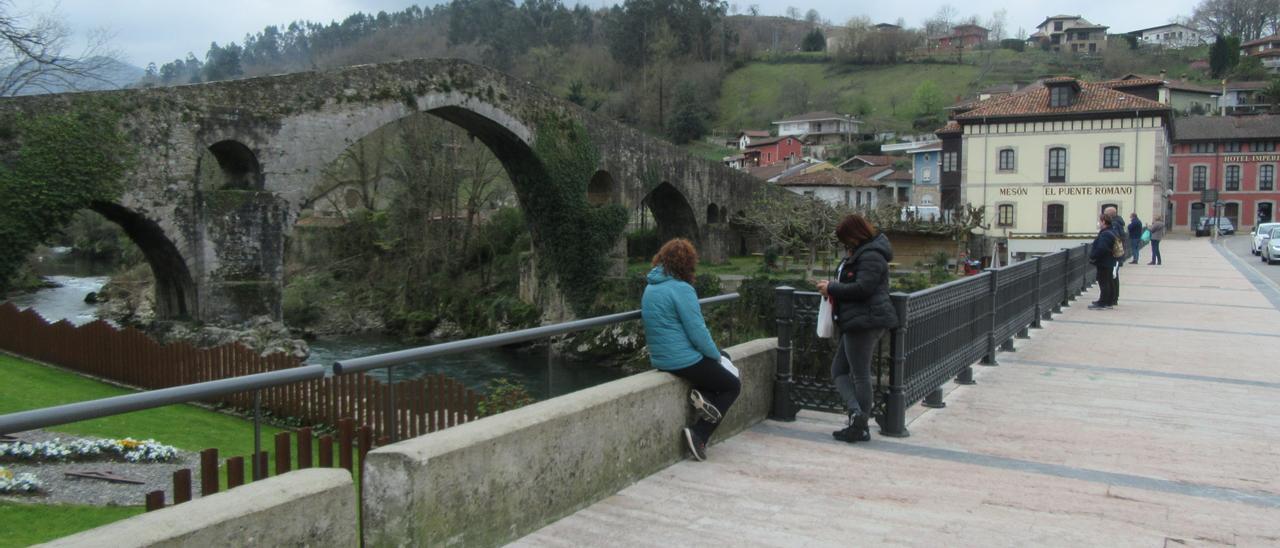 Ambiente ayer en Cangas de Onís.