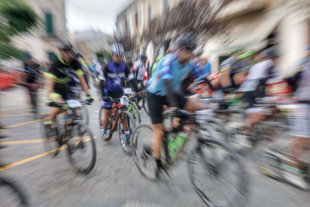 Un ciclista, herido grave tras sufrir una caída en el memoria Joan Suñer de Porreres