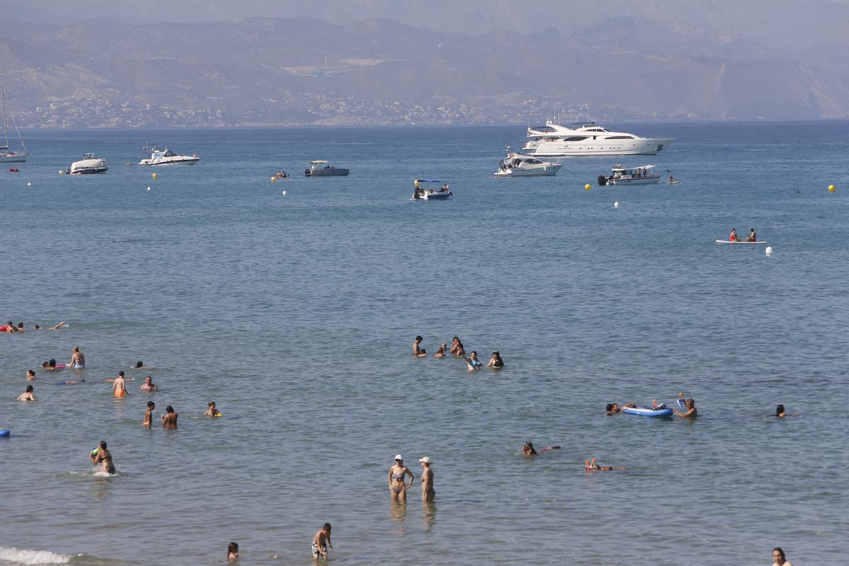 El calor será intenso a partir del jueves y el agua del mar alcanza ya los 27 grados en muchos puntos de litoral