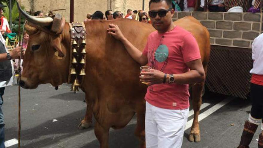 El brasileño fallecido, en una procesión de San Isidro, en La Orotava.