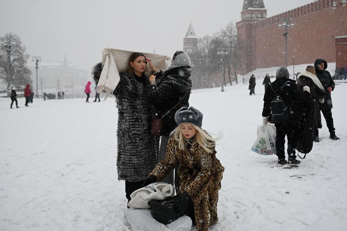 Moscú vive la mayor nevada en 150 años