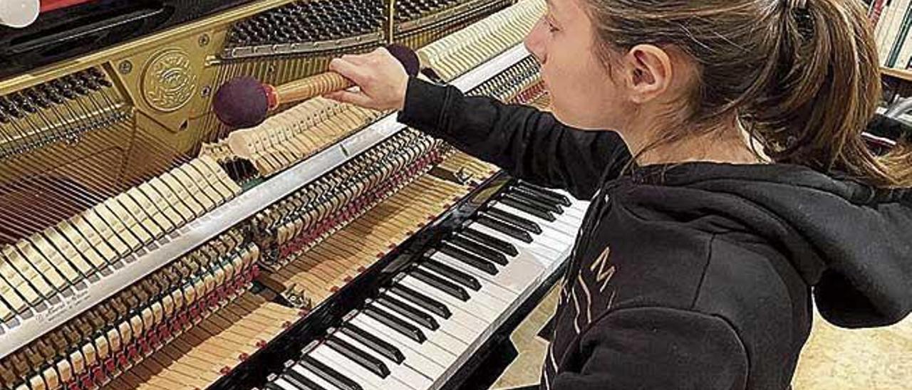 Helena Gelabert es estudiante de piano y Ã³rgano.