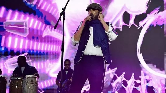 Juan Luis Guerra salda su deuda con Sanxenxo