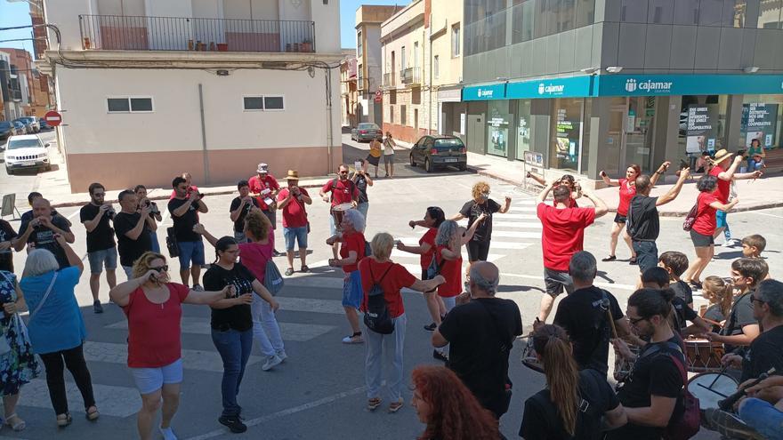 Música y danzas populares se reivindican en Moncofa