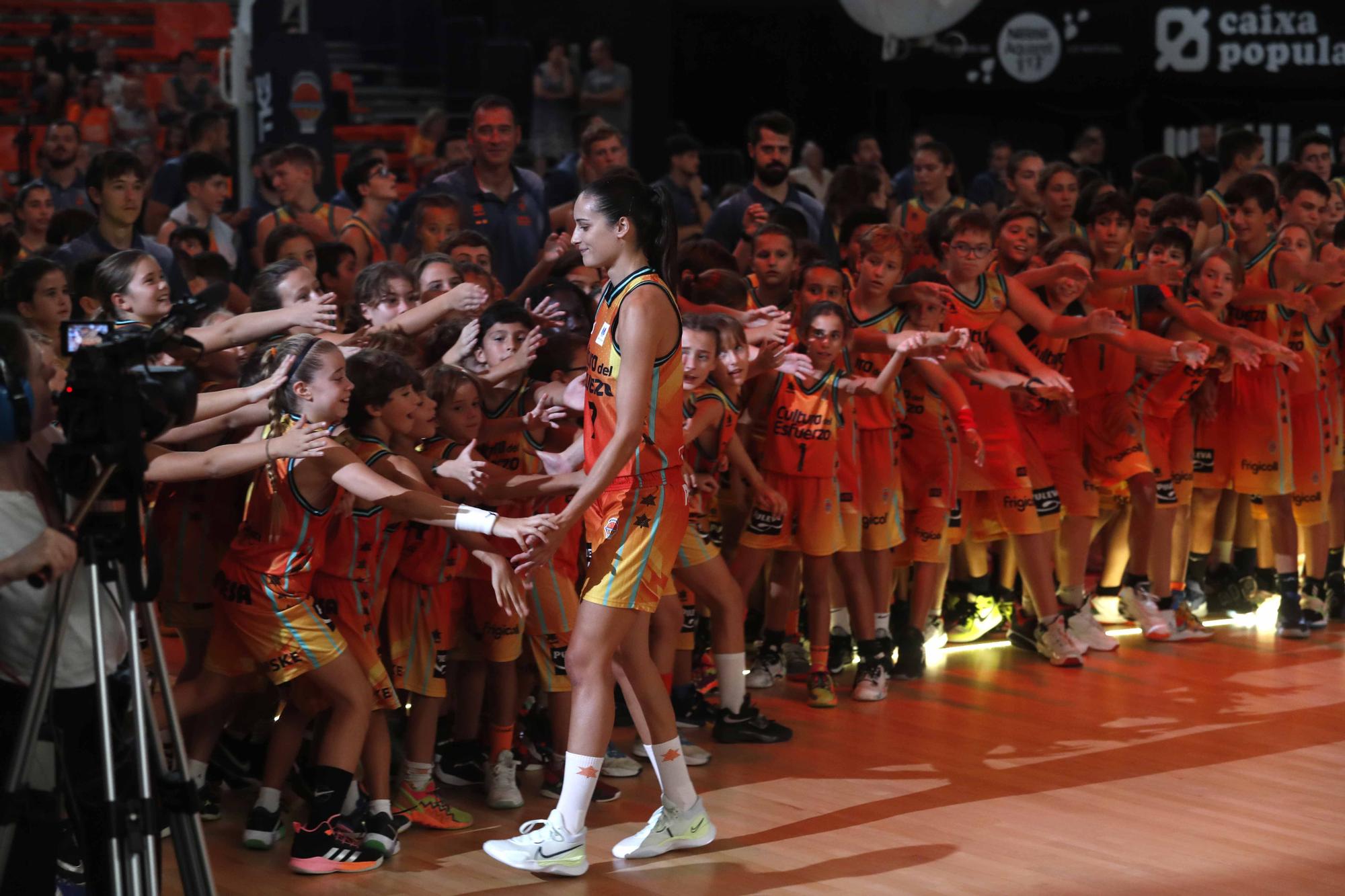 Presentación del Valencia Basket en La Fonteta