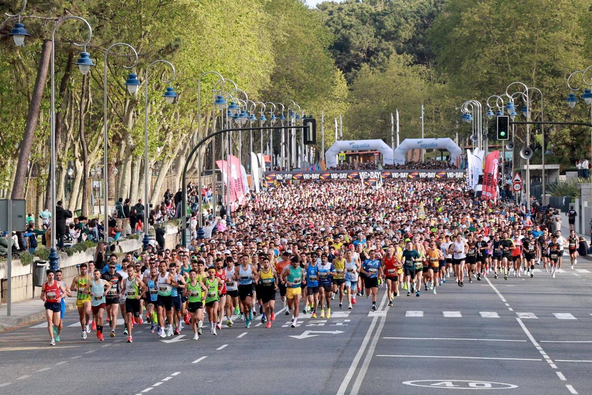 Salida de la media maratón desde Samil.