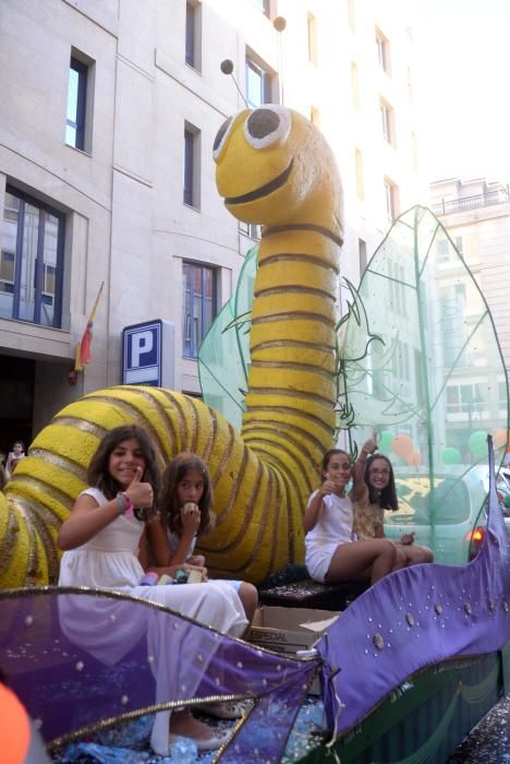 El Concello da un impulso al desfile de carrozas con más composiciones y una mejoría estética