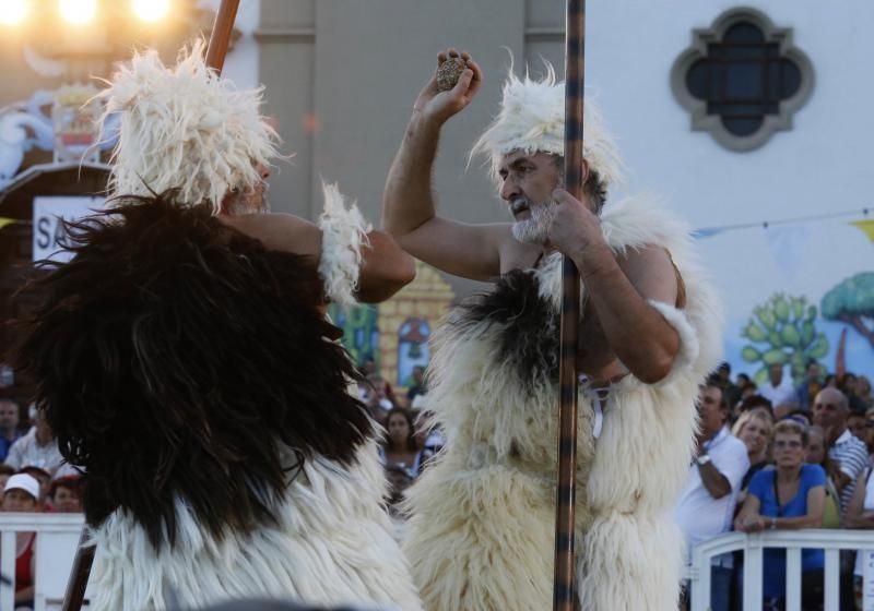 Representación del hallazgo de la Virgen de Candelaria por los guanches 2016