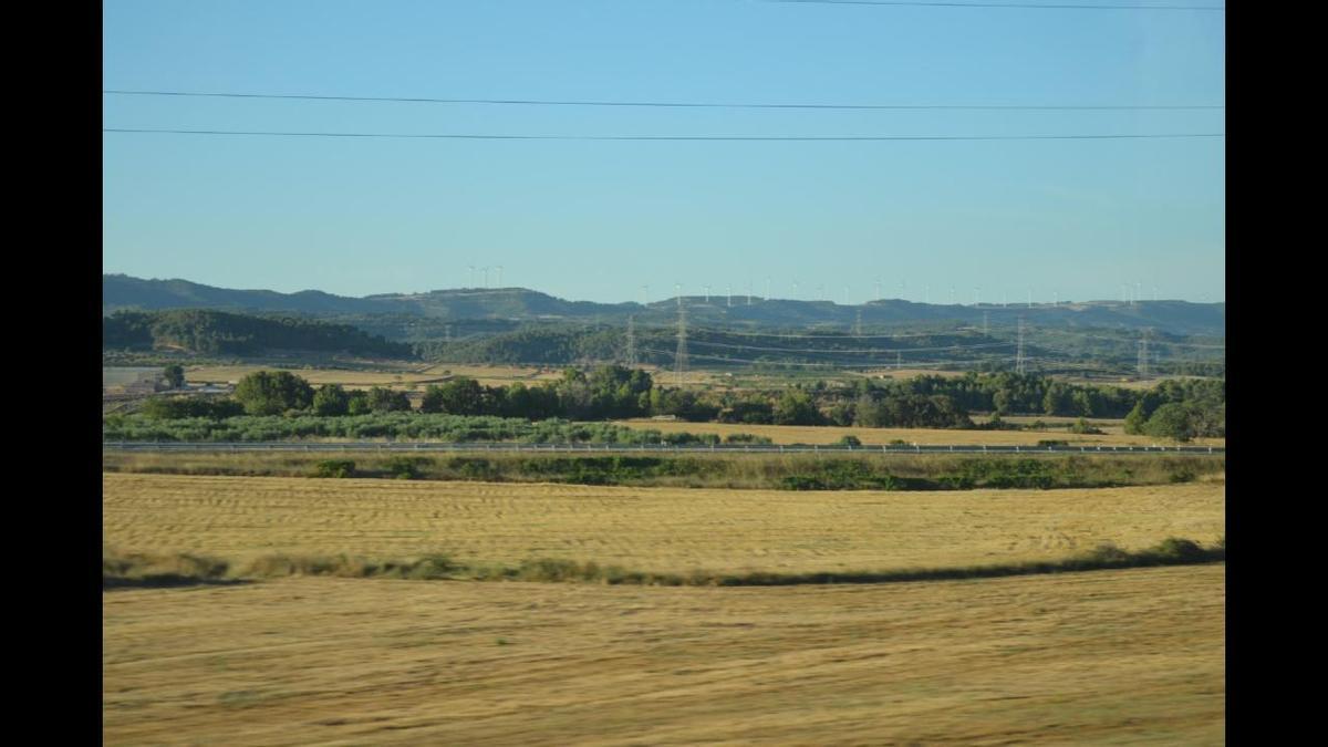 Unes terres en desús.