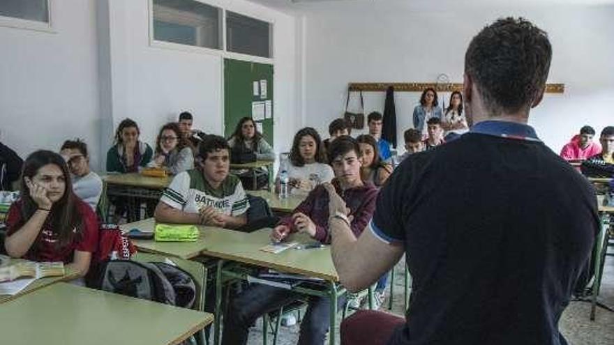 Reunión en los centros educativos. // FdV