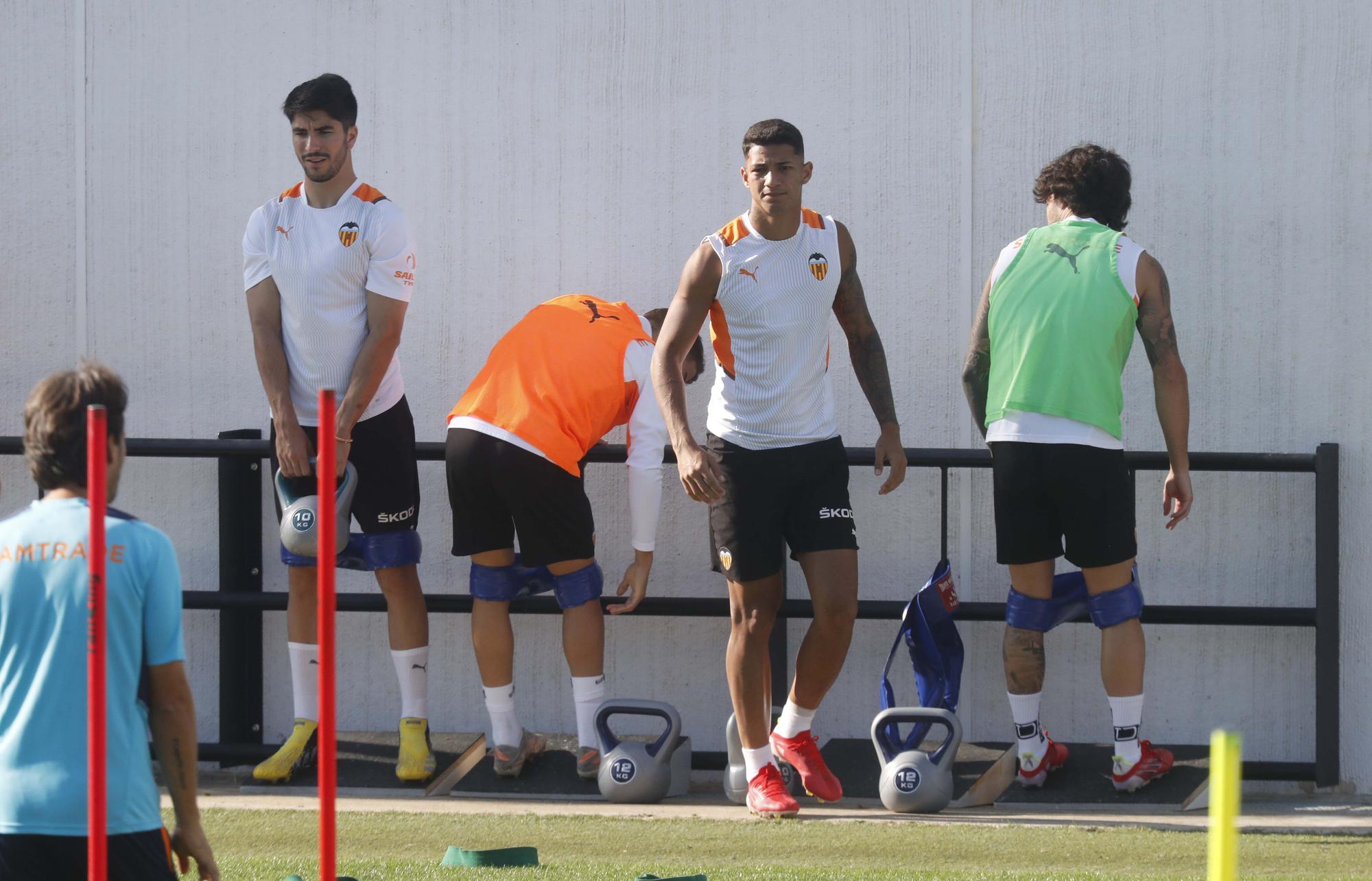 Último entrenamiento del Valencia antes de enfrentarse al Barça