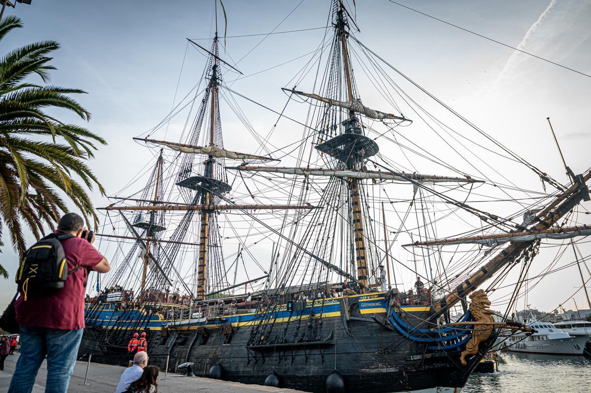 El Götheborg de Suecia, el velero más grande del mundo, recala en Barcelona