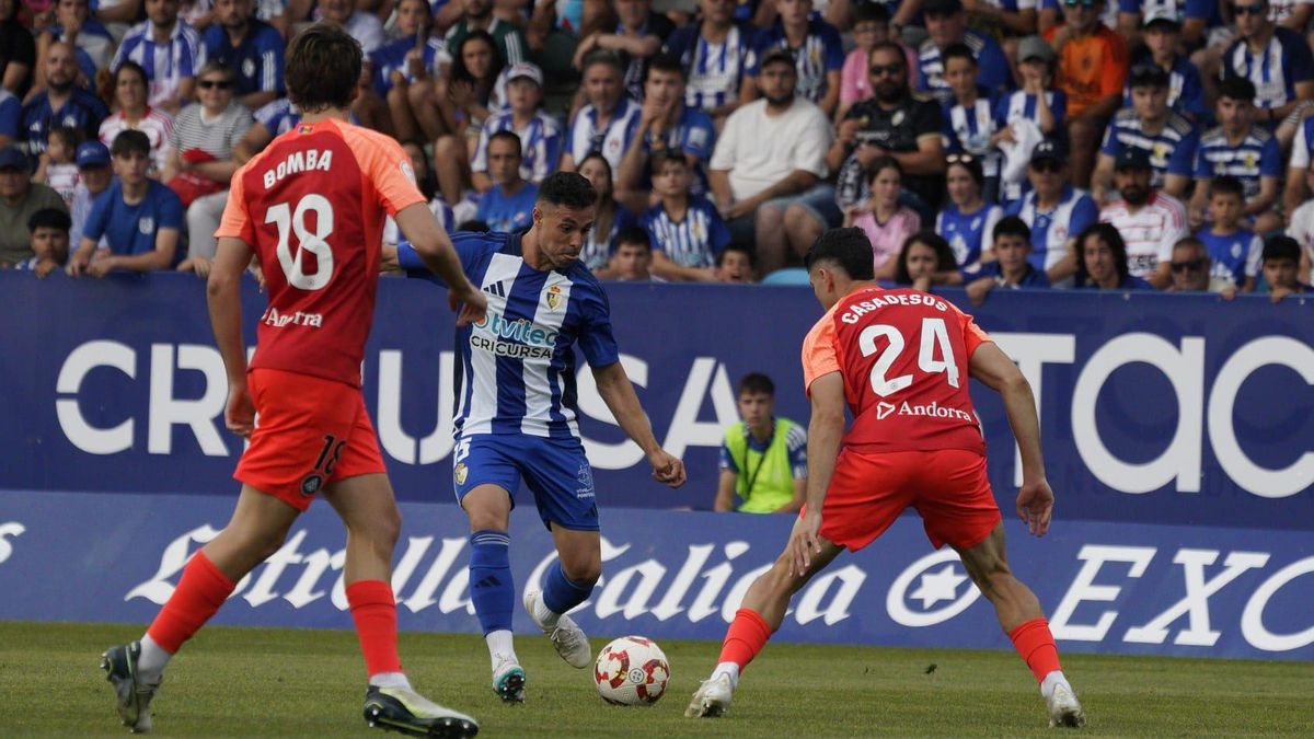 Álvaro Bustos, nuevo jugador del Real Murcia, con la SD Ponferradina la pasada campaña.