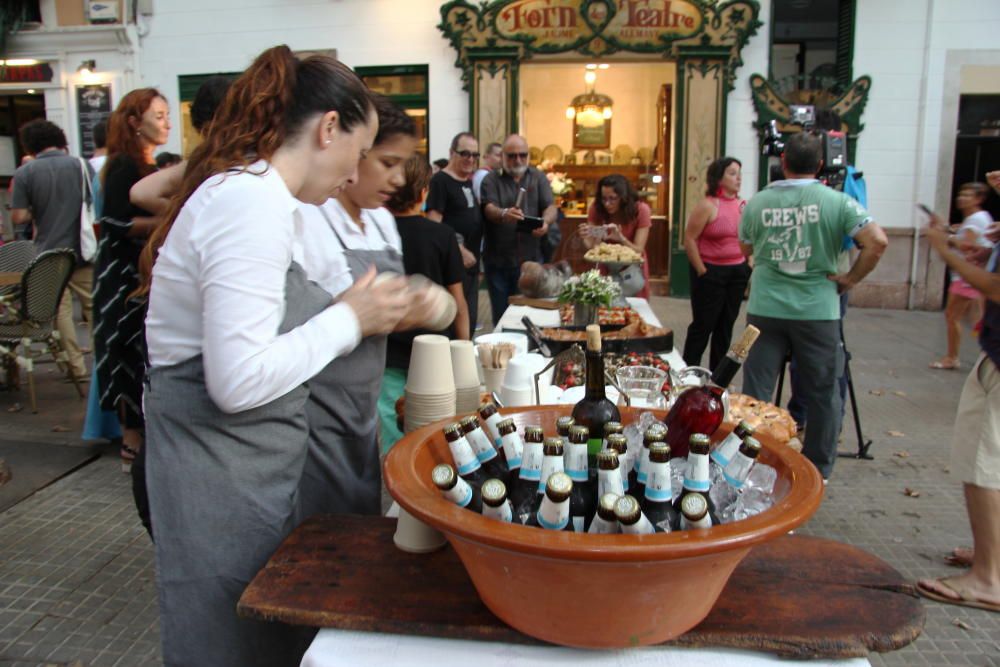 Neuer Bäcker in Traditions-Bäckerei Forn des Teatre