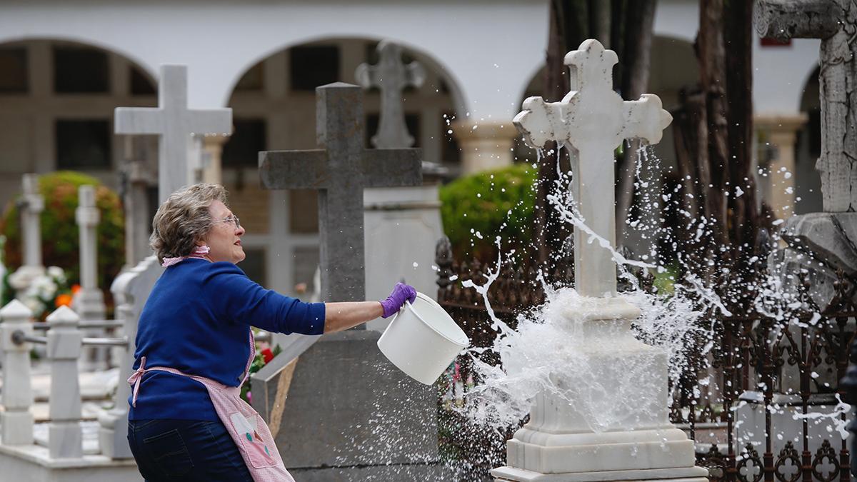 Día de Todos los Santos en los cementerios cordobeses