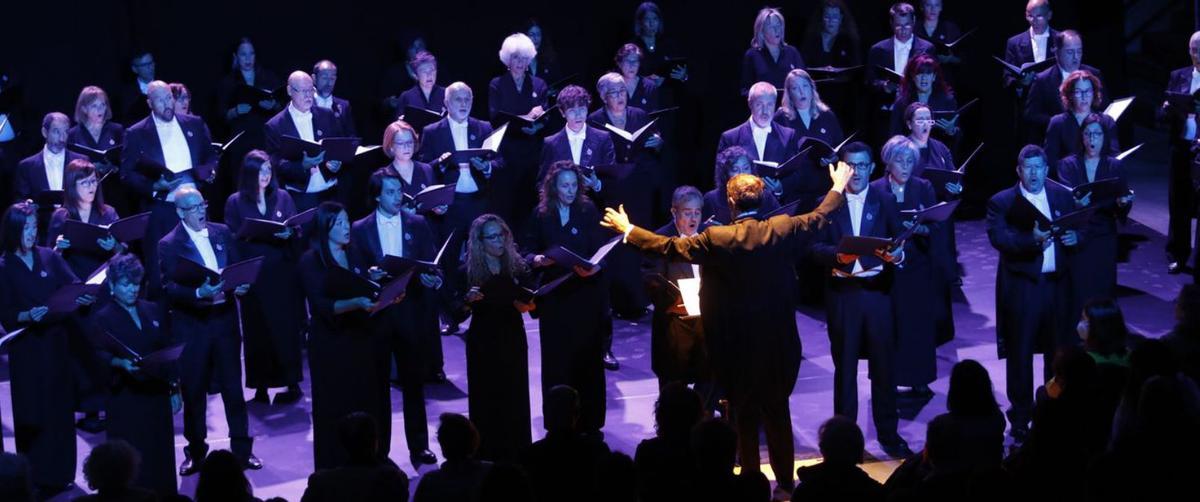 El Coro de la Fundación Princesa de Asturias, durante la actuación de ayer. | Luisma Murias