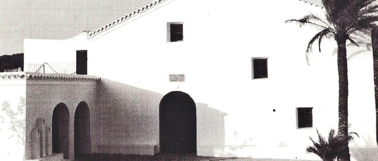 Façana de l&#039;esglèsia de Sant Vicent Ferrer, en una imatge dels anys 90 del segle pasat.