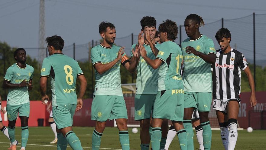 Vanat marca la diferència en l’empat del Girona contra el Castelló (3-3)