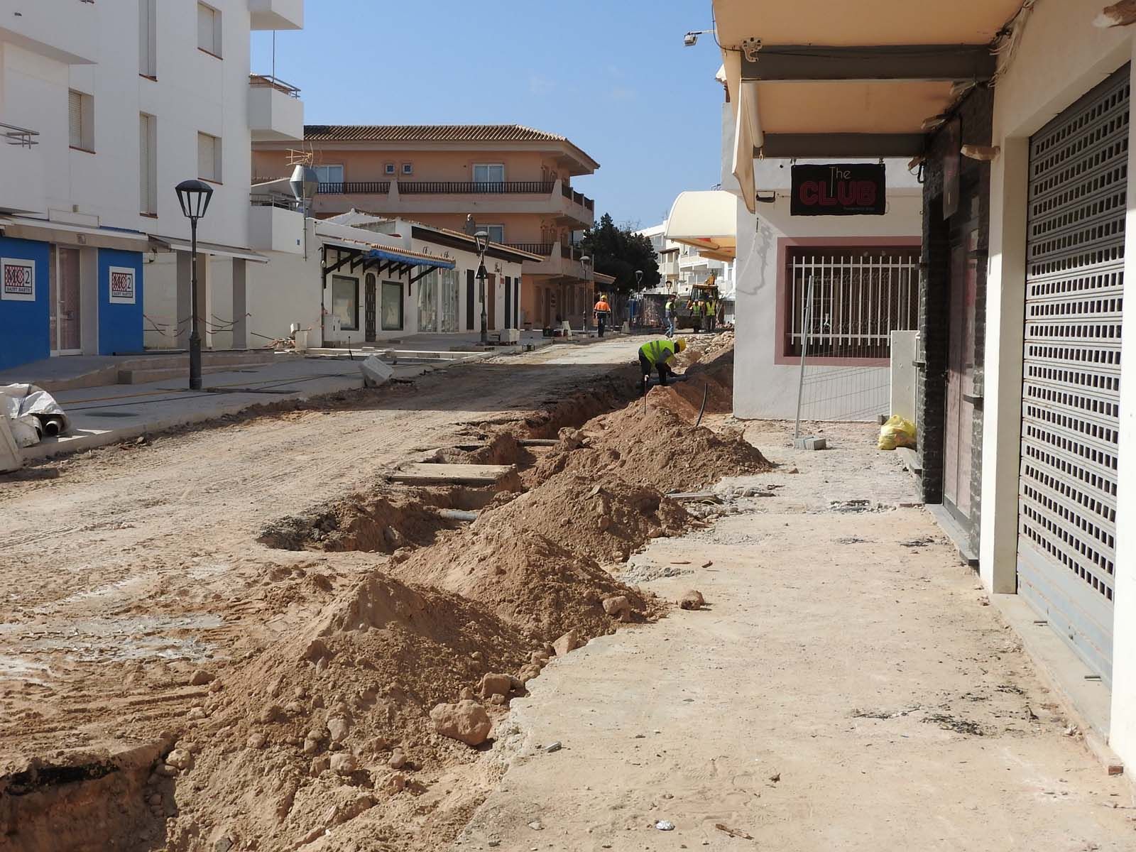 Semana Santa patas arriba en Formentera por el retraso en las obras en es Pujols