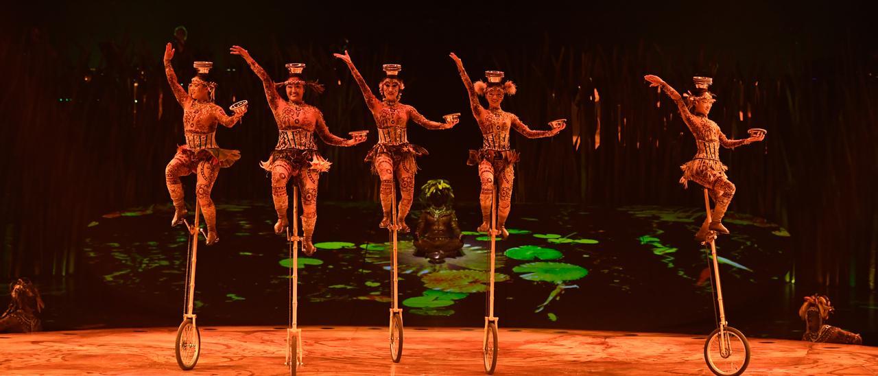 Espectáculo Totem del Circo del Sol en Maspalomas en 2019.