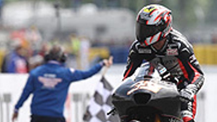Lorenzo recupera el liderato de MotoGP