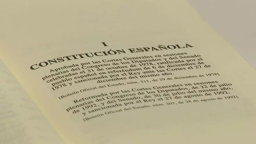 El Parlamento celebra la Constitución de 1978 en un clima de crispación política