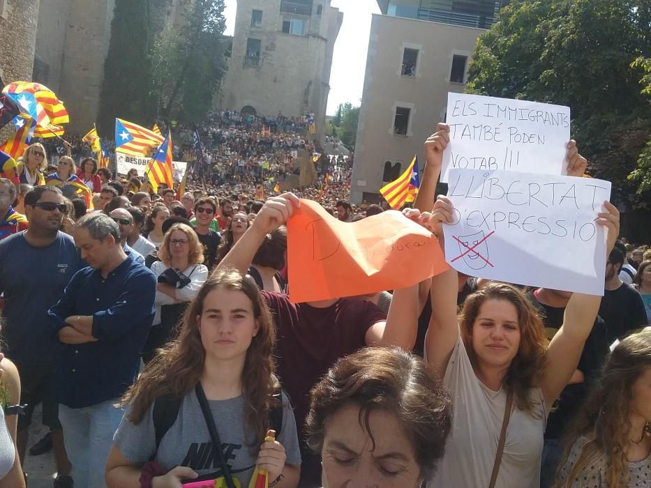 Estudiants, professors i personal de la UdG s'han manifestat a Girona