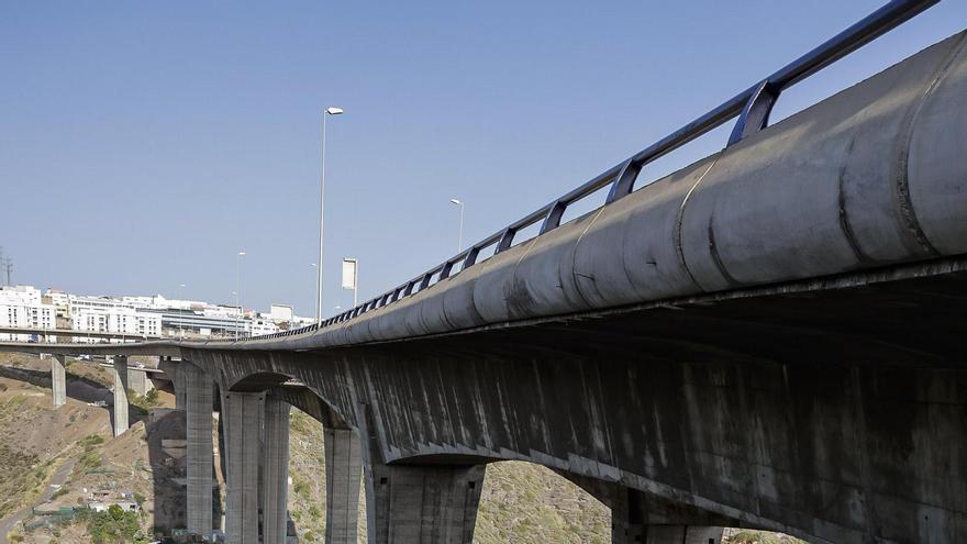 ¿Resiste la GC-3 el peso de 30 camiones? La circunvalación cierra este viernes para comprobarlo