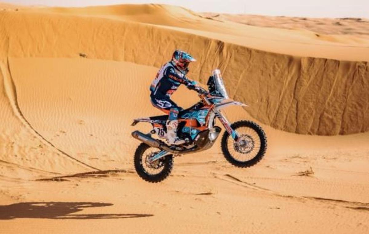 Arnau Lledó durante una etapa del Dakar.
