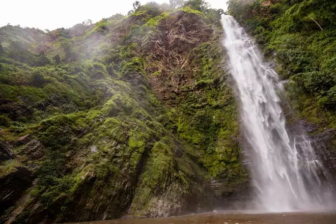 La cascada más alta de África Occidental: el rugido de la madre naturaleza