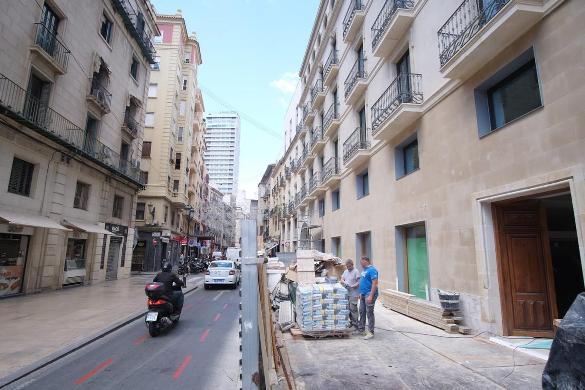 Una vista del estado actual del inmueble que acogerá el segundo cinco estrellas de Alicante.