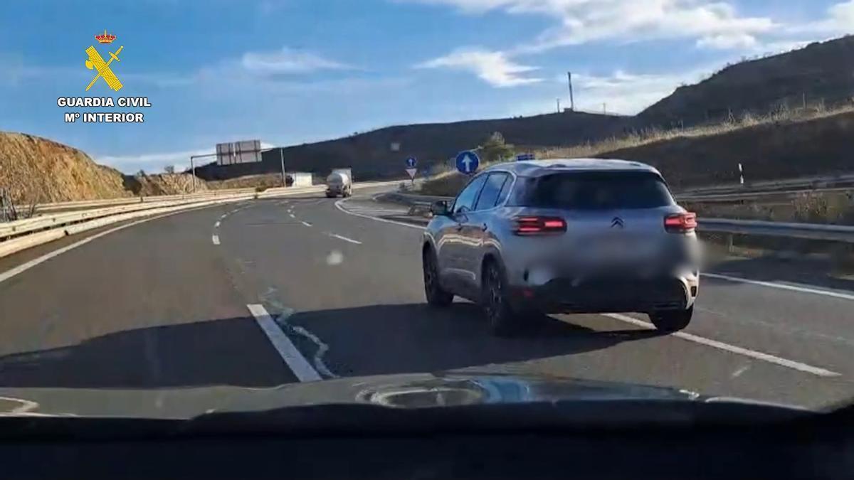 La Guardia Civil ha detenido a tres personas por usar el método de la siembra para robar