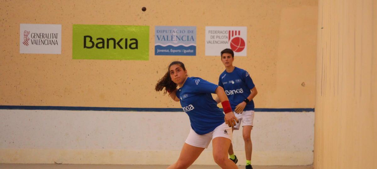 Els equips que juguen la Lliga Bankia d'Elit Femení preparen els seus últims entrenaments