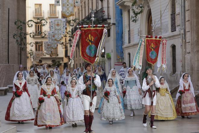 Todas las fotos de la ofrenda del 18 de marzo por la calle San Vicente hasta la 19:30 horas