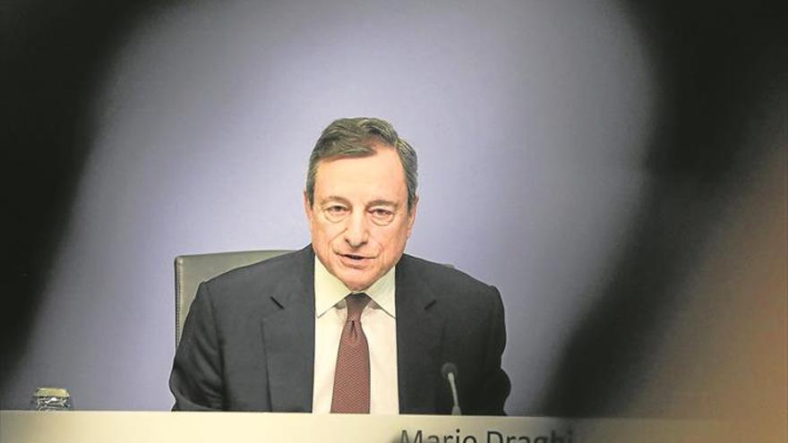 El BCE retrasa la subida de tipos  y prestará más a los bancos