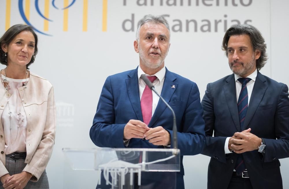 Visita de Reyes Maroto al Parlamento de Canarias