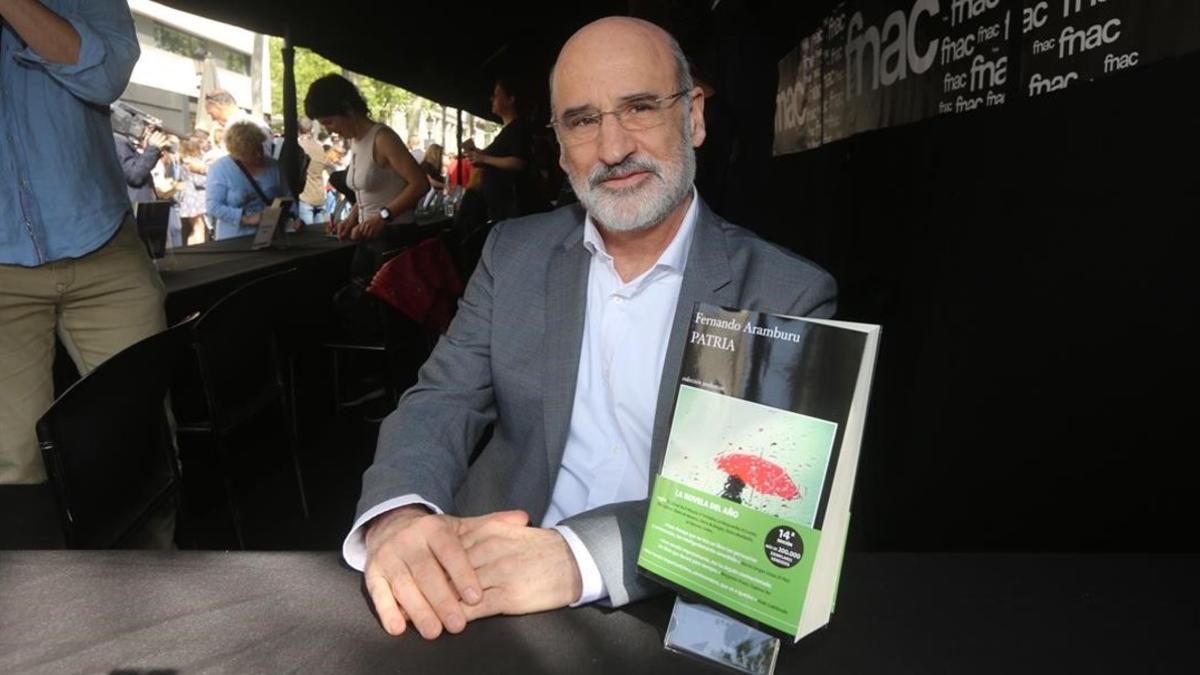 Fernando Aramburu, en el Fnac El Triangle de Barcelona.