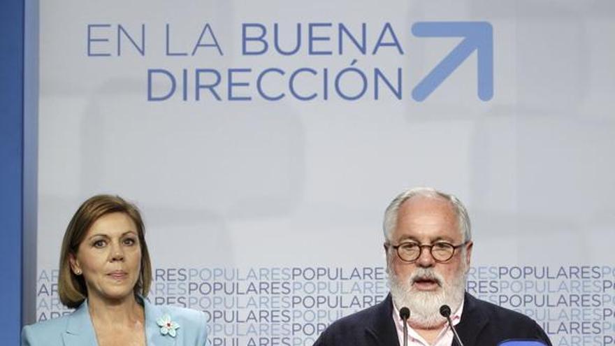 Dolores de Cospedal y Arias Cañete, ayer, durante su comparecencia ante los periodistas.