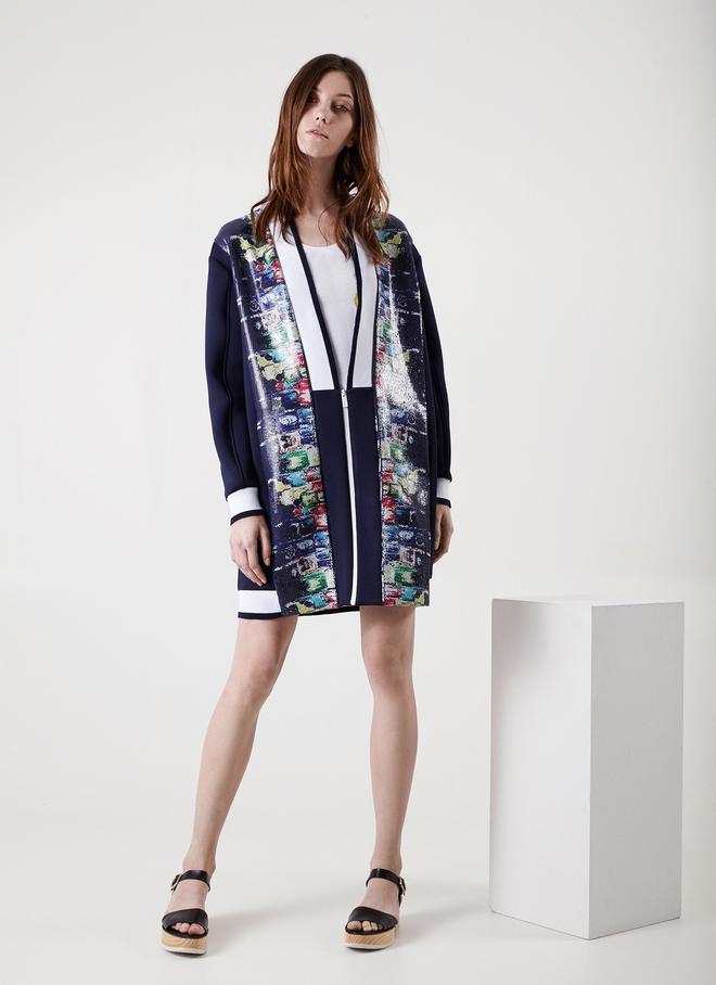 Tesoros de rebajas 'mid season', bomber oversize de Adolfo Domínguez (136€)