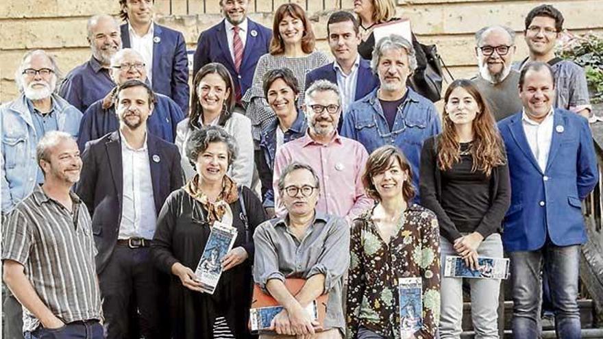 Organizadores y autoridades, ayer, en la Misericòrdia.