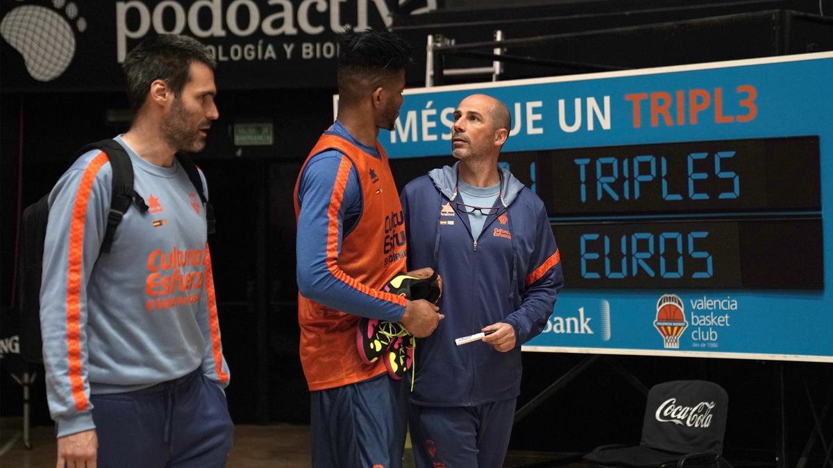 Joan Peñarroya y Jasiel Rivero se reencuentran tras la segunda Ventana FIBA de manera simpática y cariñosa